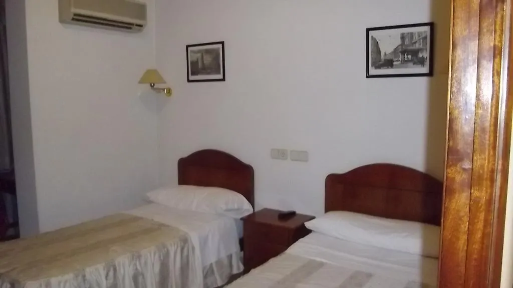 Hostal Rivera - Atocha-1