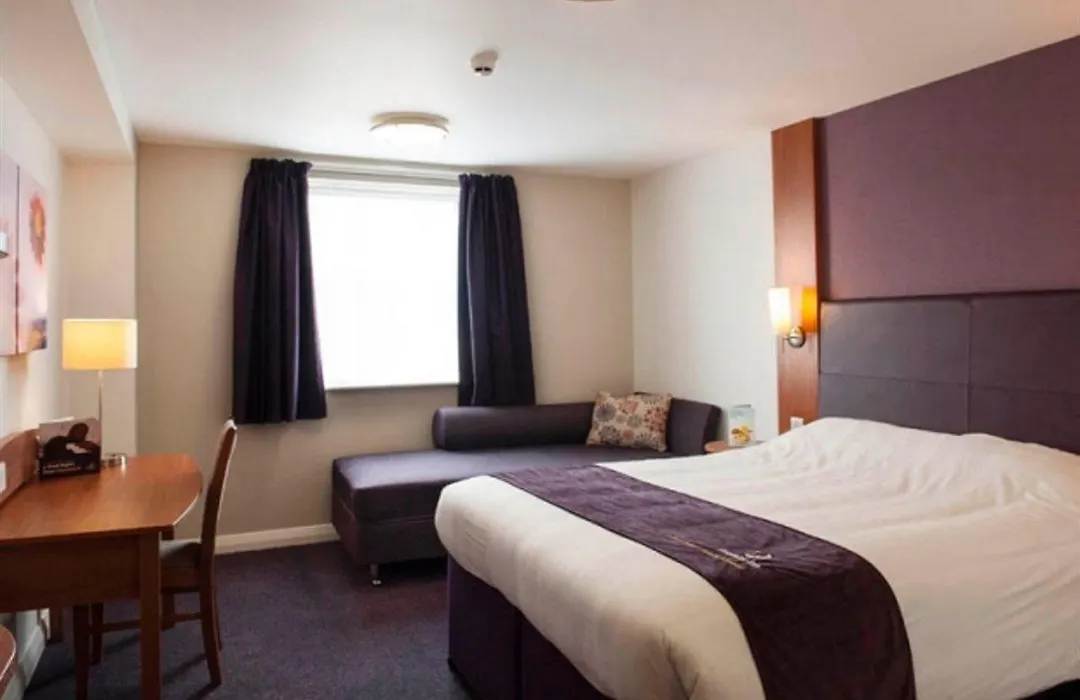 Premier Inn Dudley Town Centre-1