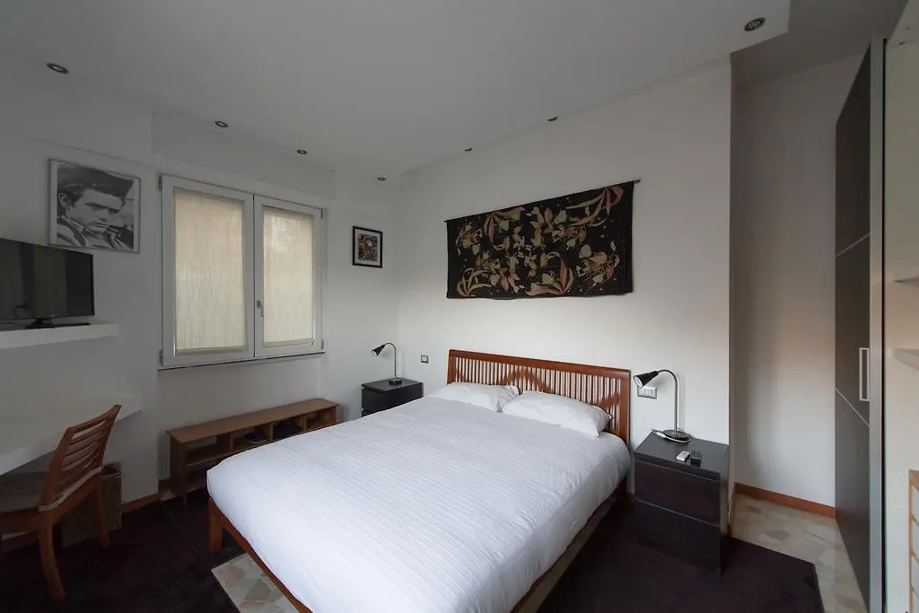 B&B Rosa Blu-1