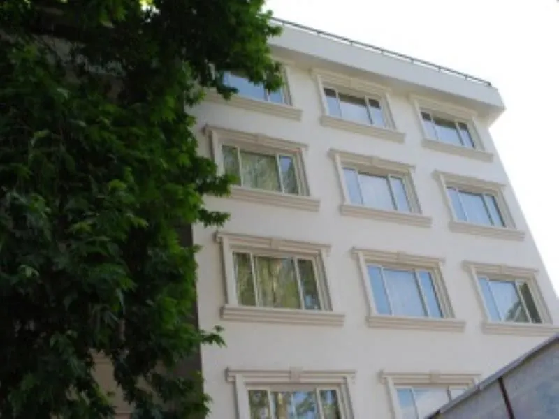 Comrade Inn-1