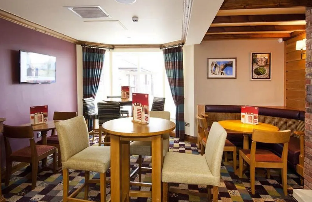 Premier Inn Glastonbury-1