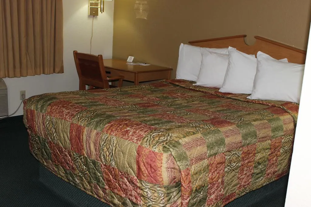Americas Best Value Inn Grand Forks-1