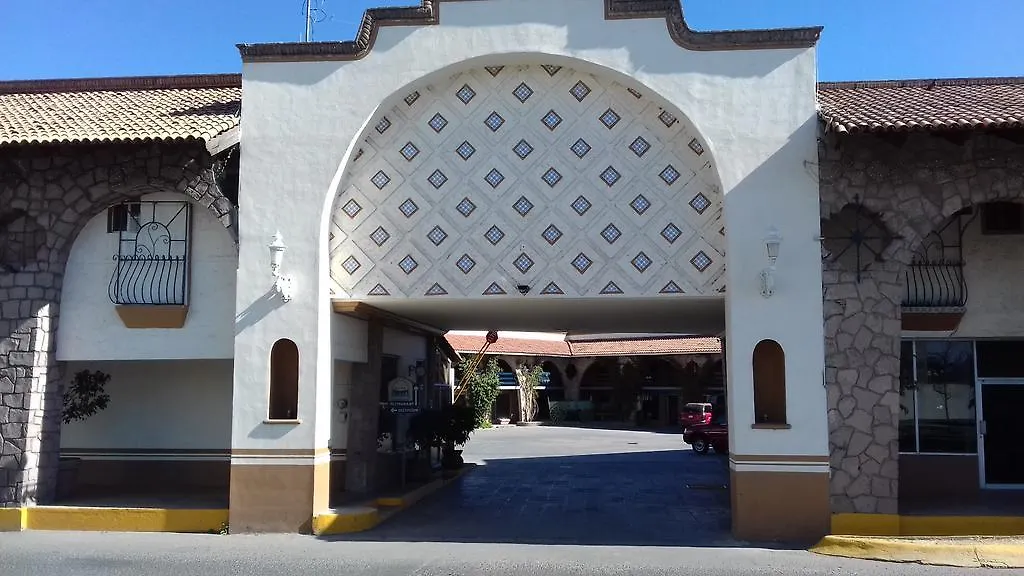 Hotel Los Arcos-1