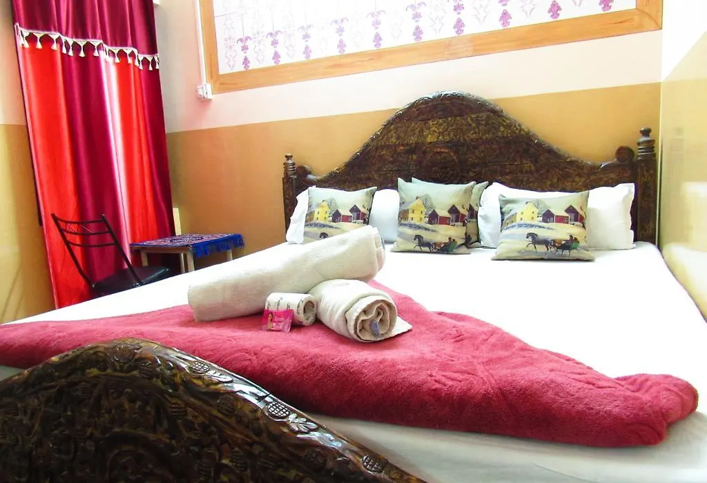 Jamna Vilas Guest House And Restaurant-1