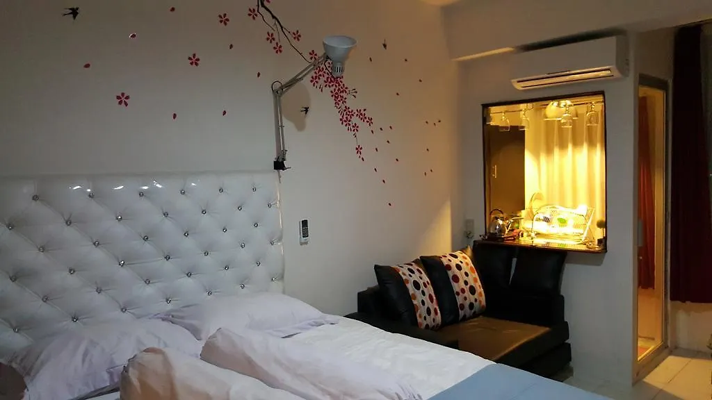 Reddoorz Apartment @ Emerald Towers Bandung-1