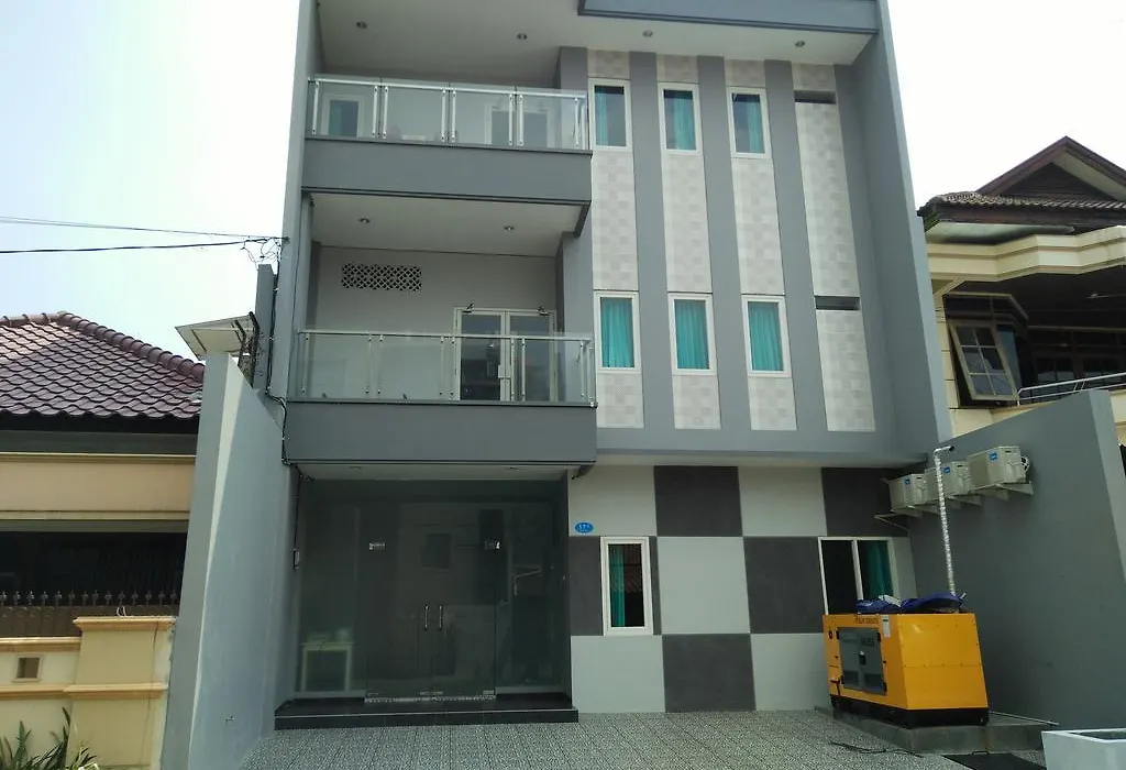RedDoorz Near Gajah Mada Street Semarang-1
