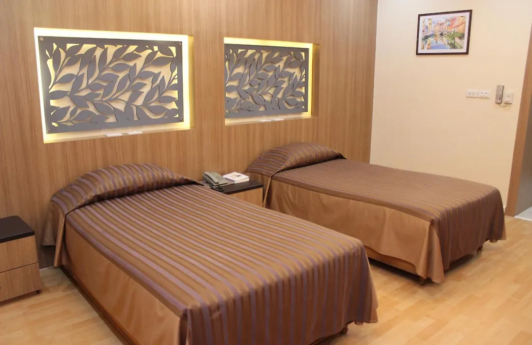 Charoen Hotel-1