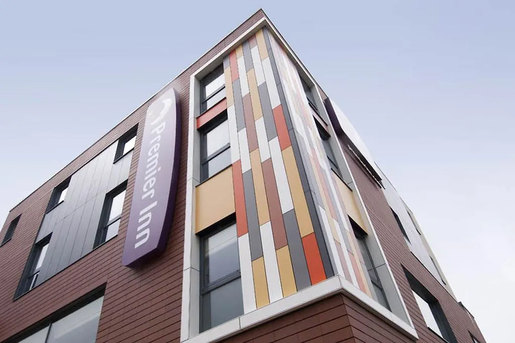 Premier Inn Camberley-1