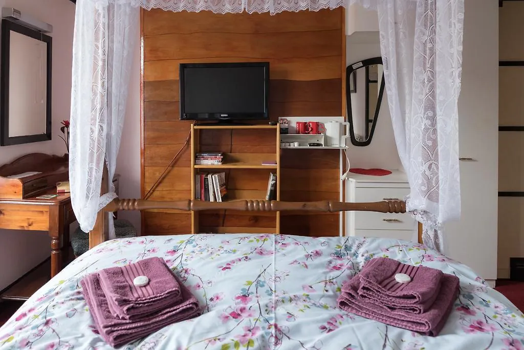 Happy Days Guesthouse-1
