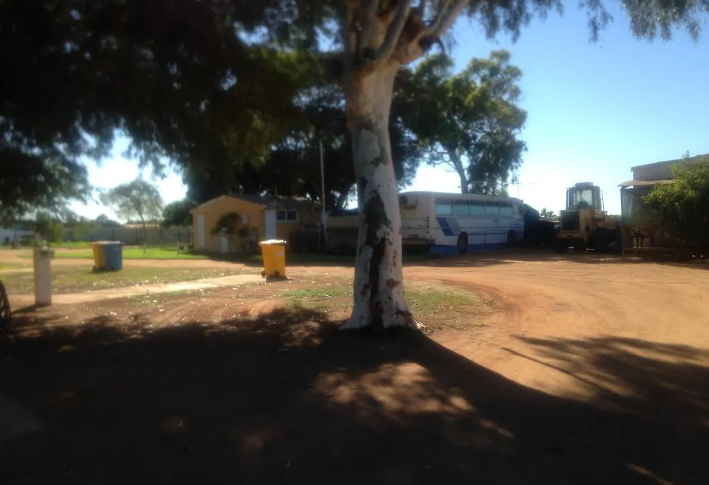 Carnarvon Caravan Park-1