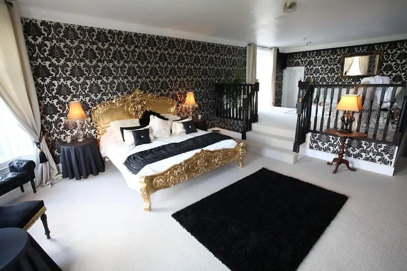 Shieldhill Castle Hotel-1