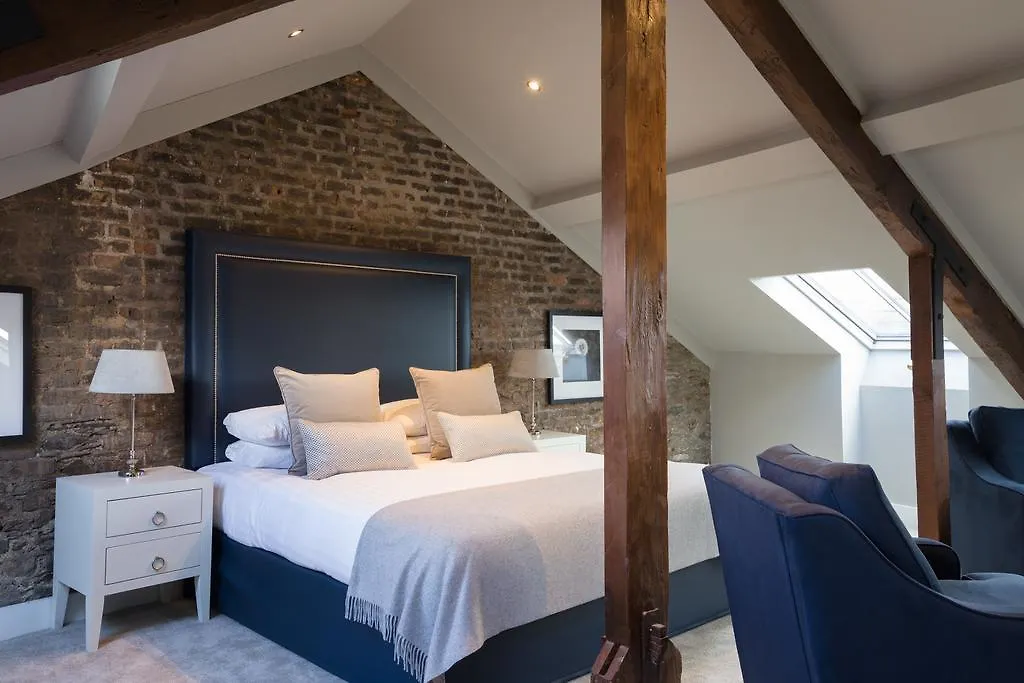 Giles Norman Gallery & Townhouse-1