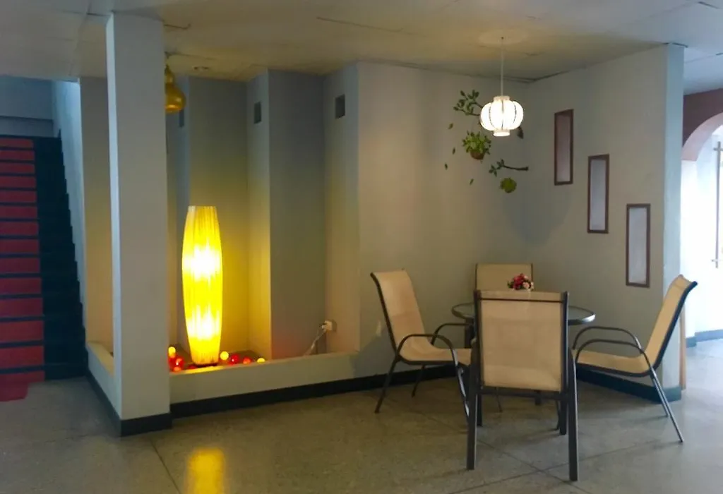 Summer Hotel-1