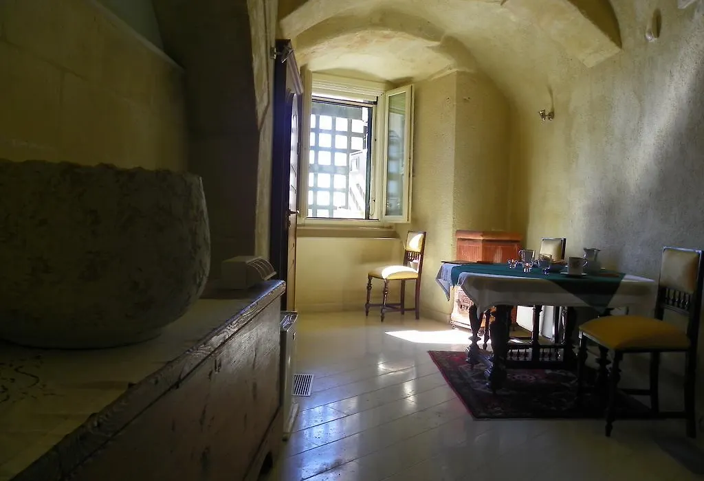 Locus Amoenus-1