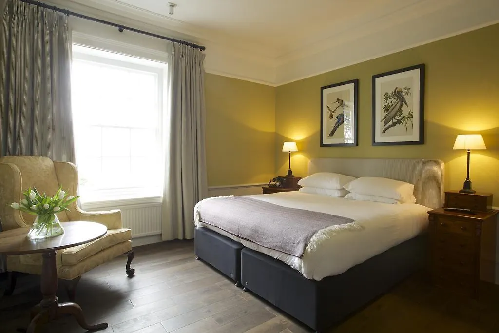 The Manor At Sway - Hotel, Restaurant And Gardens-1