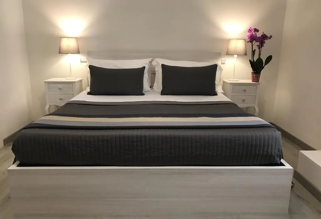 Angolo Di Roma Guest House-1