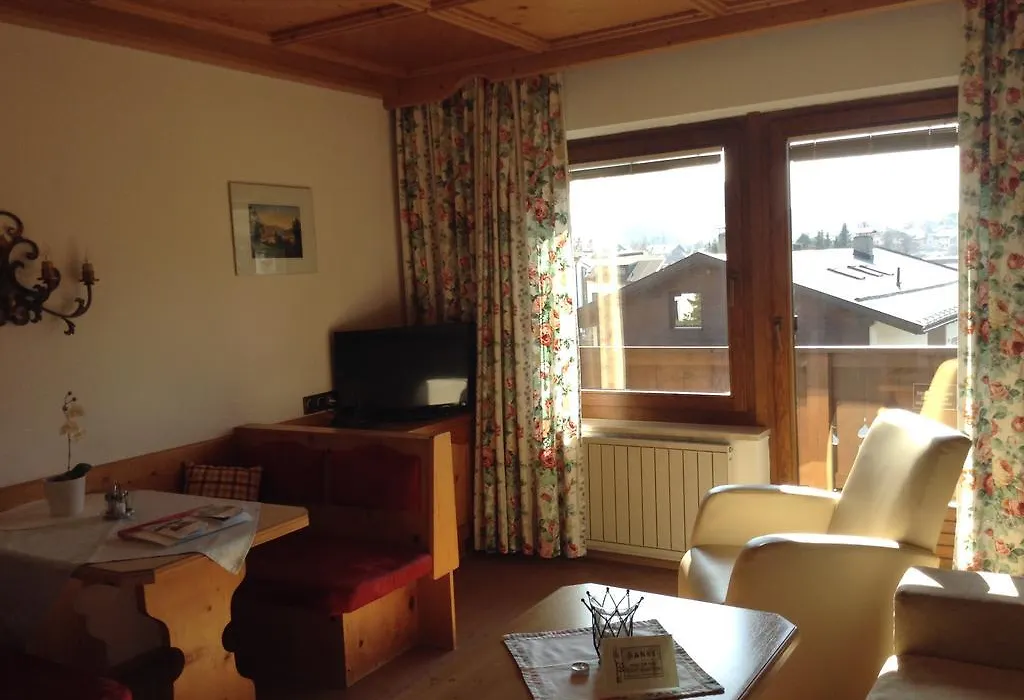 Hotel Garni Almhof-1