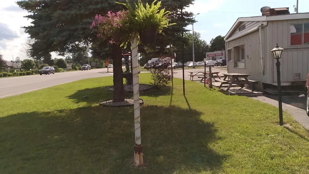Maple Leaf Motel-1