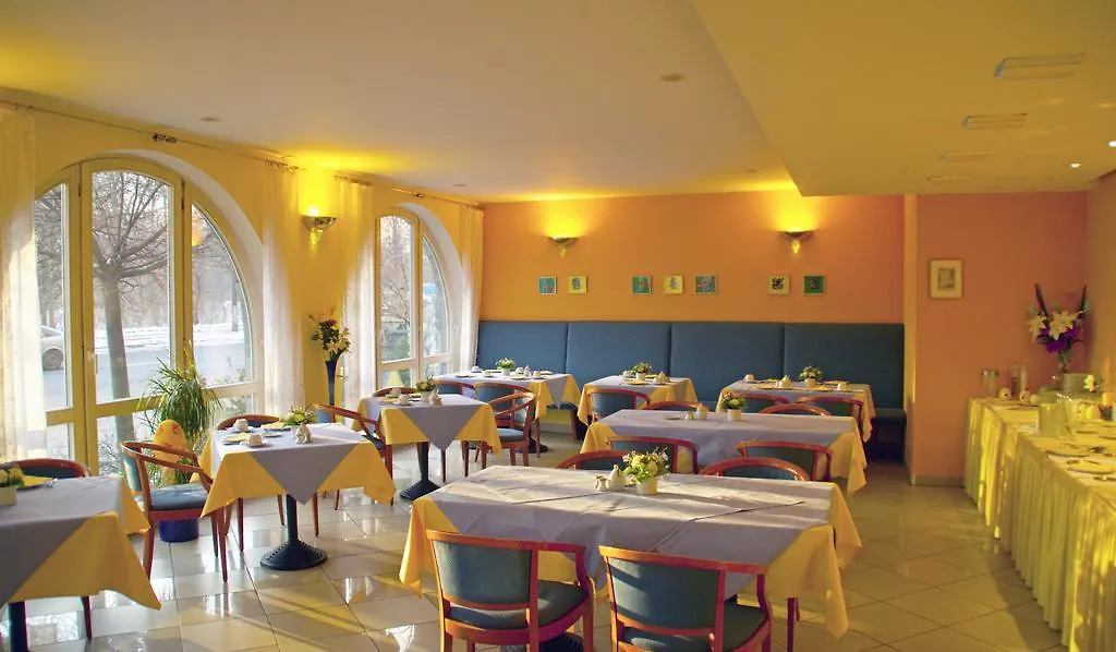 Hotel Am Buschkrugpark-1