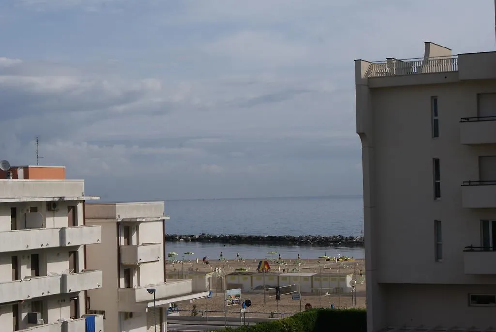 Aron Hotel-1