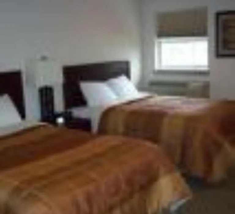 Price Pointe Inn-1