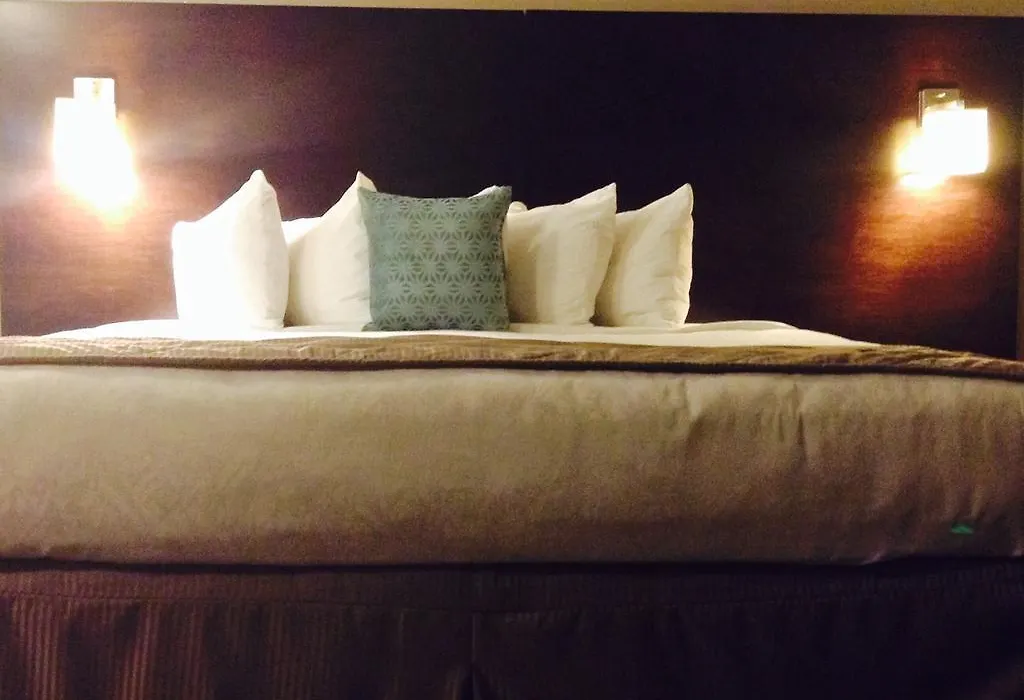Super 8 By Wyndham West Kelowna Bc-1