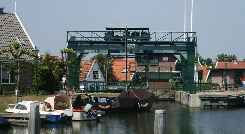 De Halve Maan-1
