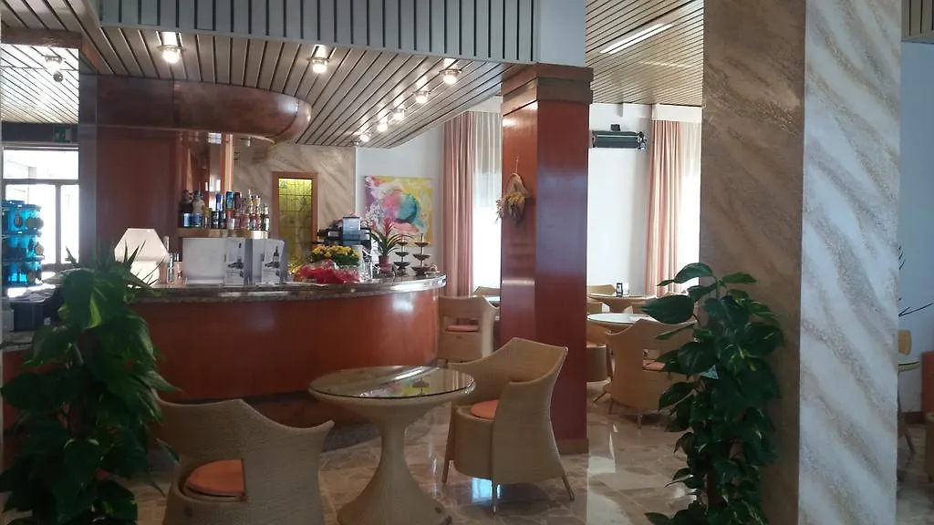 Hotel Kristall-1
