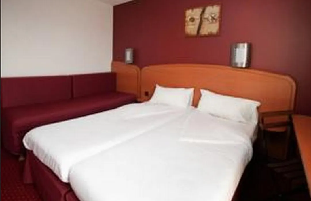 Sky Hotel Goussainville Charles de Gaulle-1