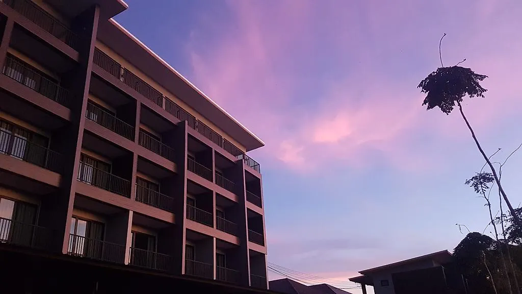 Riverawan Hotel-1