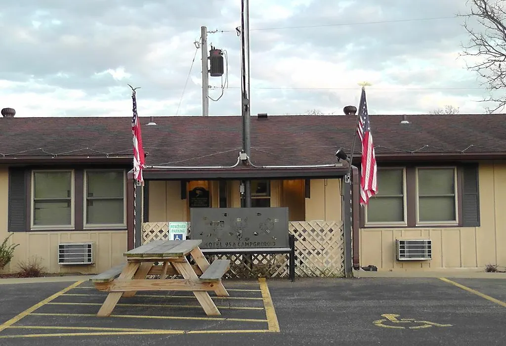 Motel 95 & Campground-1