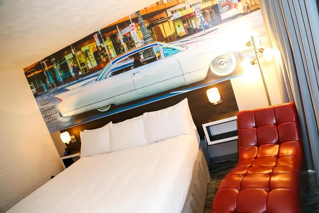 Cadillac Motel Niagara-1