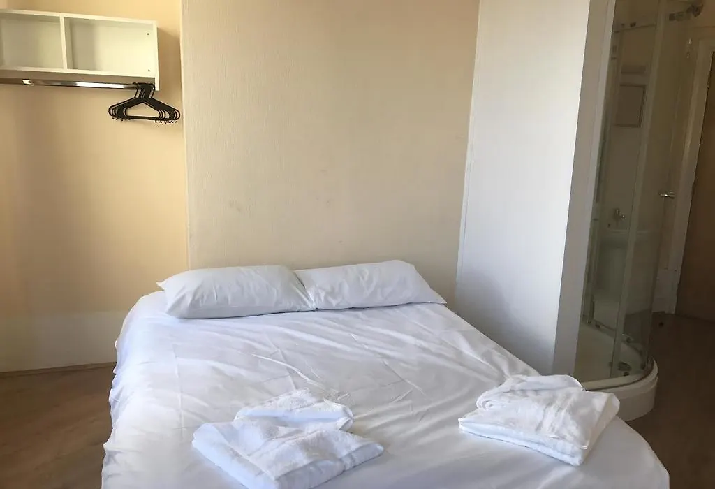 Victoria Hotel-1