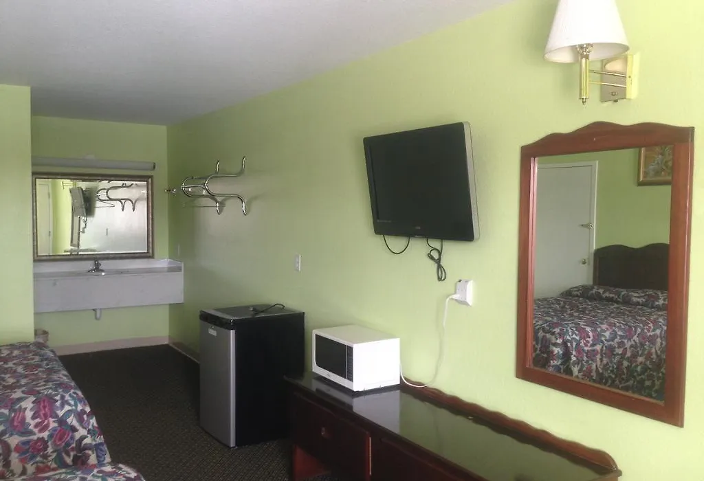 Budget Inn-1