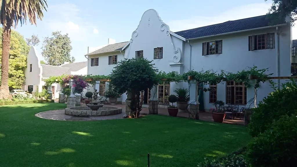 Le Chateau Guest House And Conference Centre-1