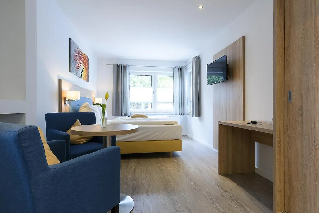 Hotel Boddenhus Garni-1
