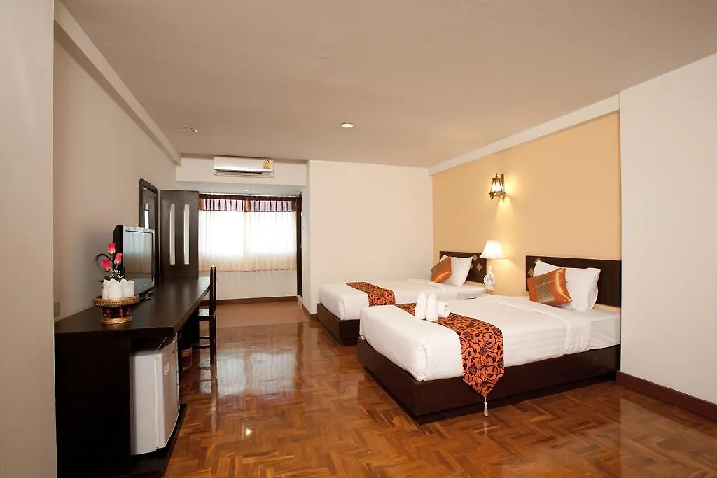 Bua Raya Hotel-1
