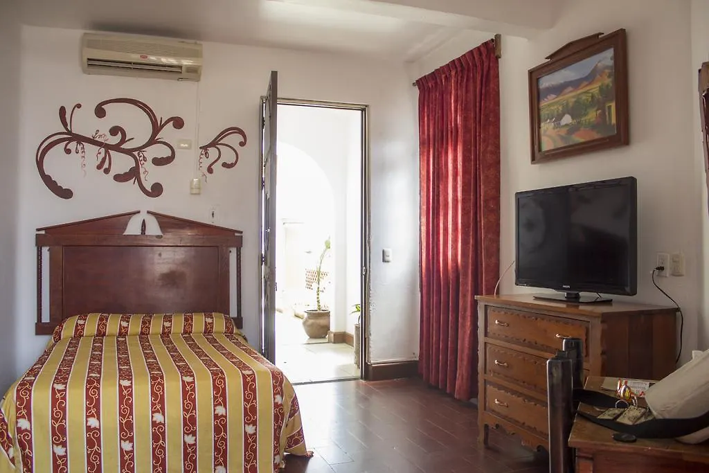 Hotel Colonial-1