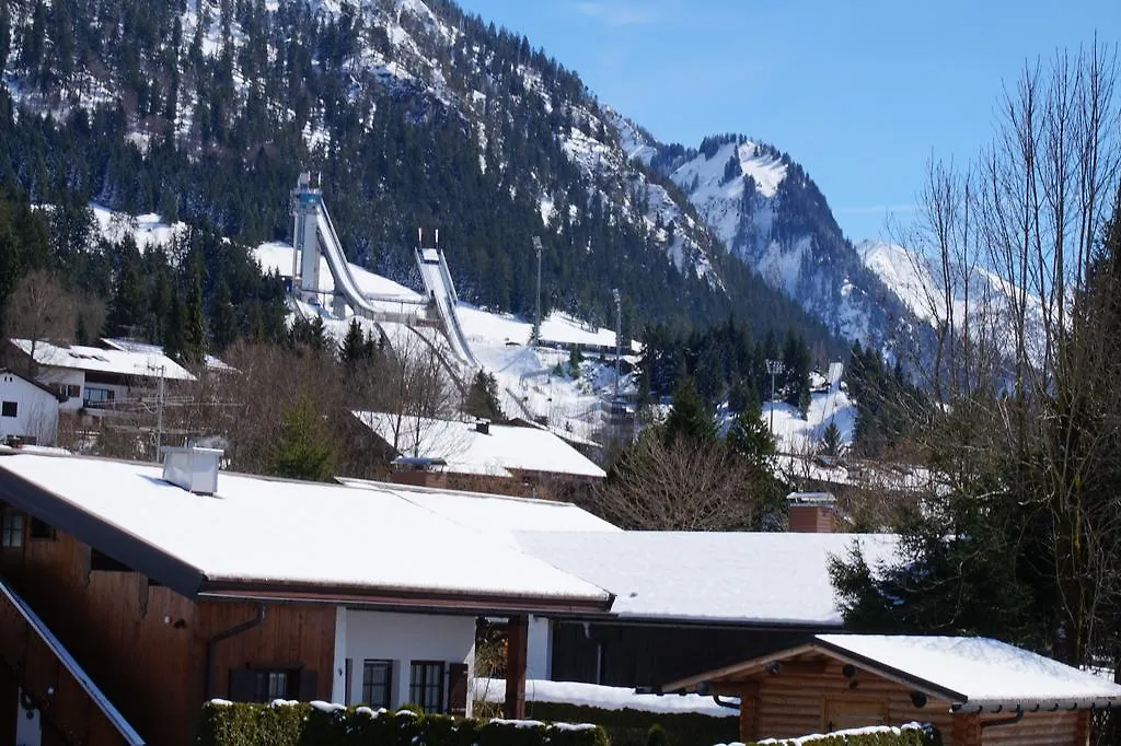 Gästehaus Kuhns Alpenrose-1