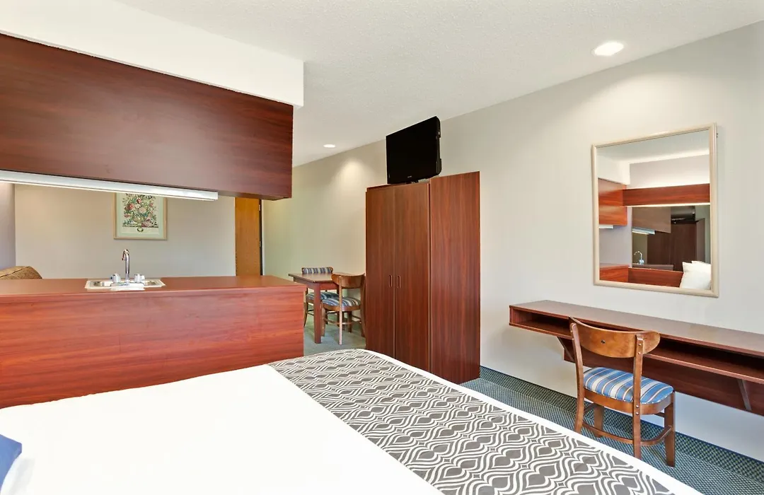 Microtel Inn & Suites By Wyndham Detroit Roseville-1