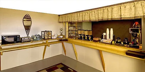 Marina Motel-1