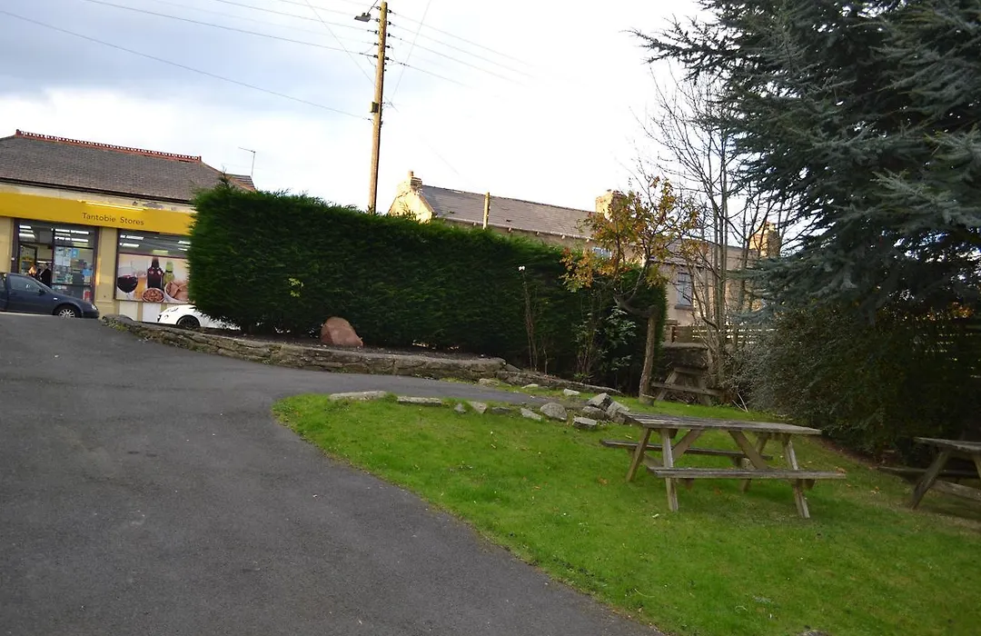 Oak Tree Inn-1