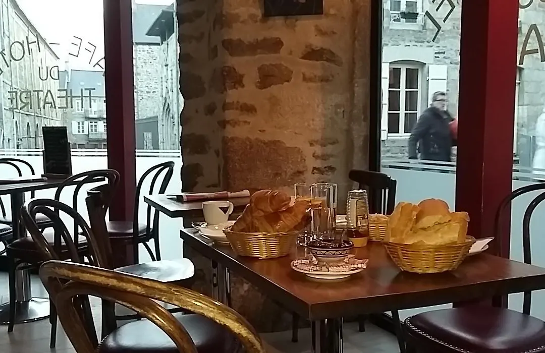 Cafe Hotel du Theatre-1