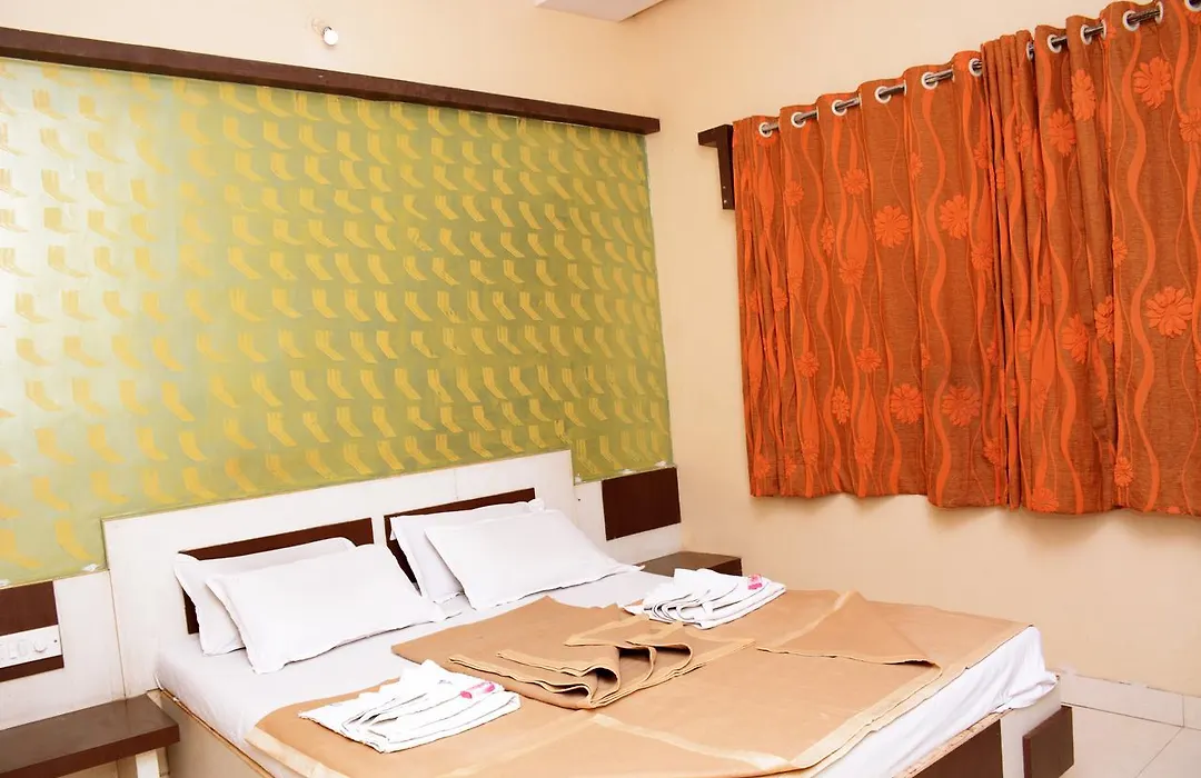 Hotel Sai Varsha-1