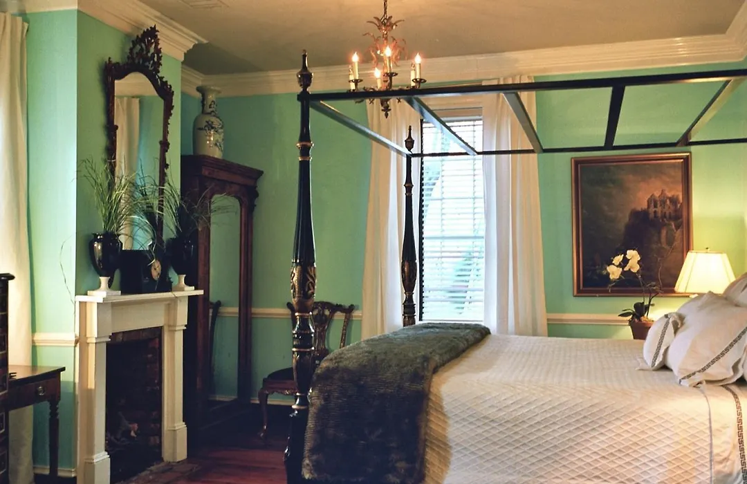 Inn At Court Square-1