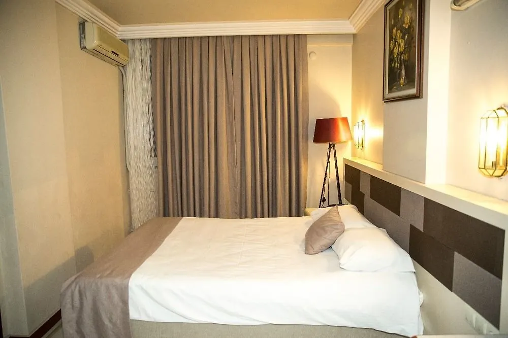 Green Hotel-1