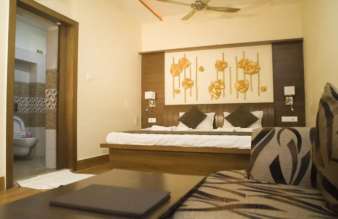 Hotel Priya-1