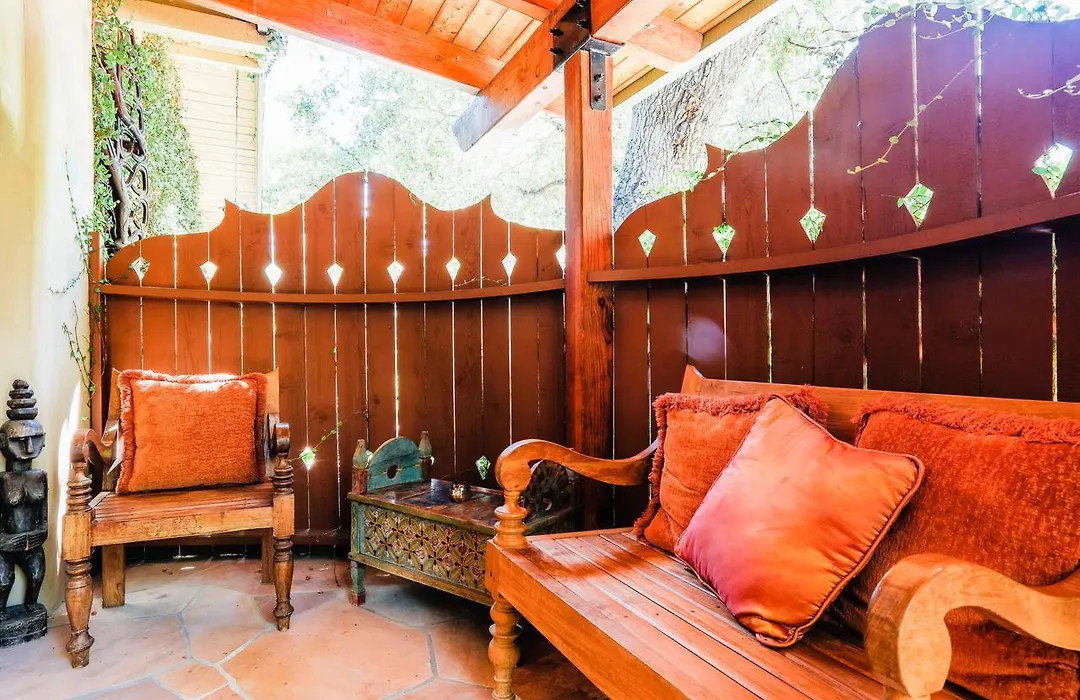 The Emerald Iguana Inn-1