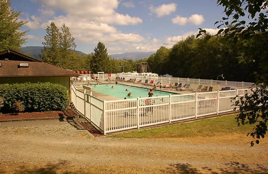 Mount Vernon Camping Resort 16 Ft. Yurt 6-1