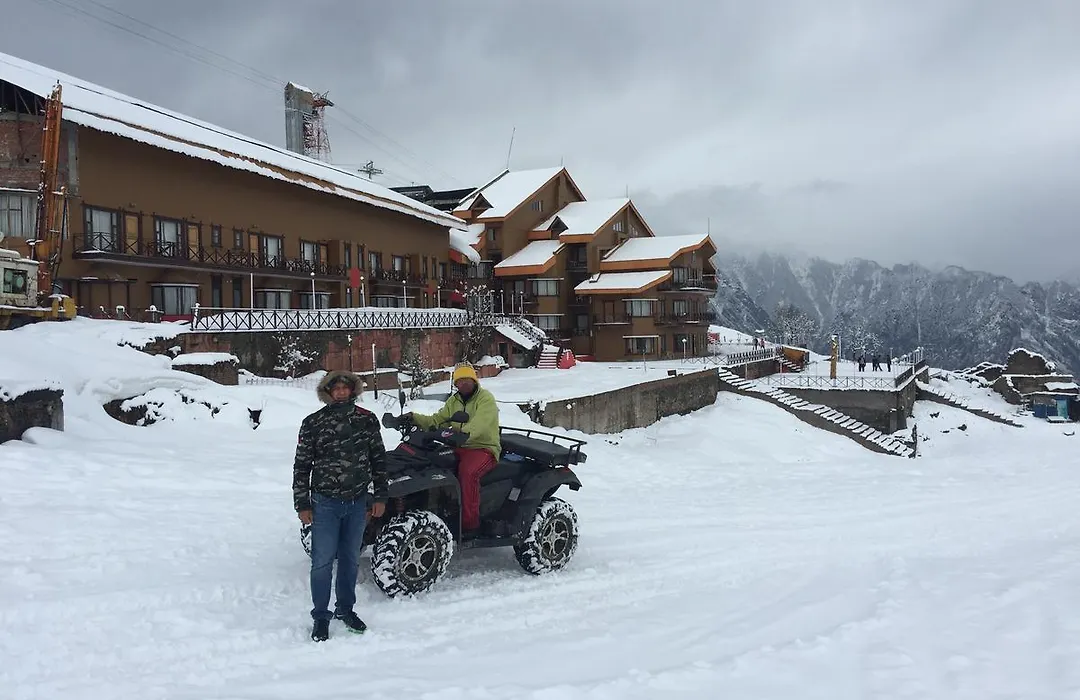 Clifftop Club Auli-1